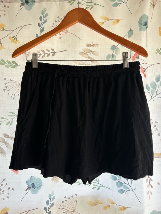 lululemon athletica Pants - Lululemon lightweight skirt